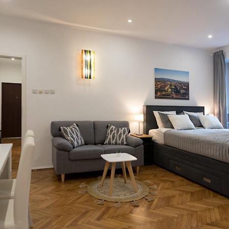 Like Home Zagreb Apartment Екстер'єр фото